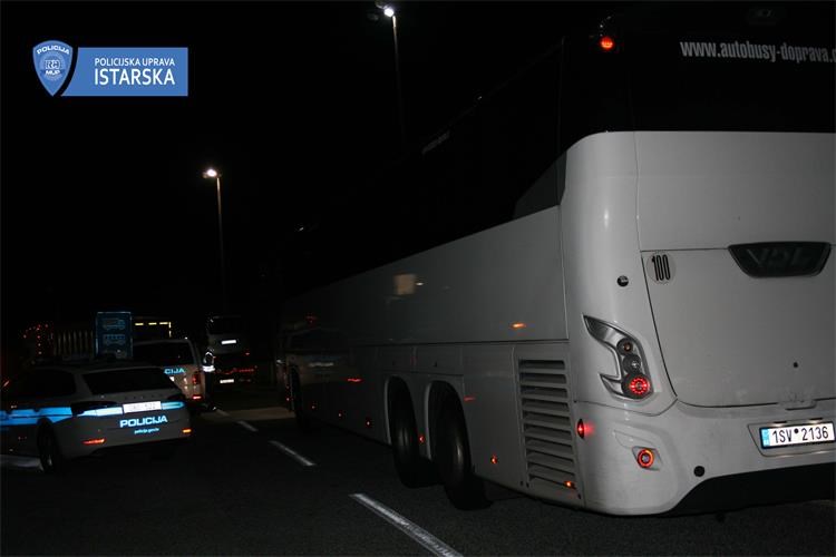 Proveden nadzor teretnih automobila i autobusa na Plovaniji i Kaštelu, utvrđeni prekršaji